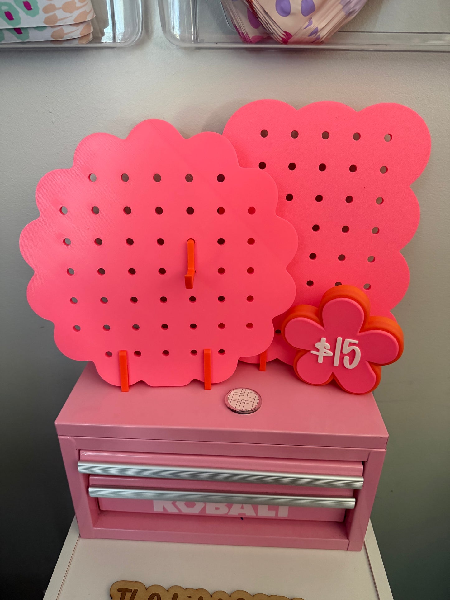 Circle Scalloped Peg Board