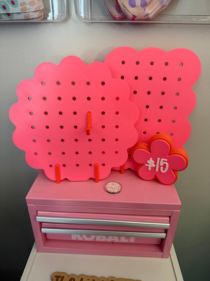 Circle Scalloped Peg Board
